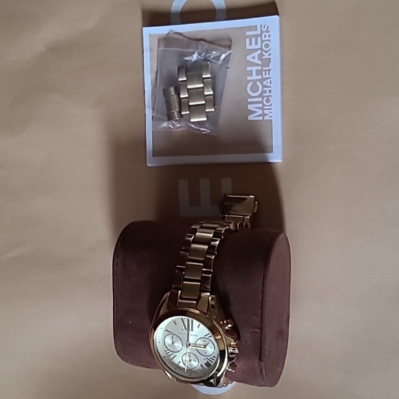 Michael Kors chronograph gold watch - Picture 2 of 7